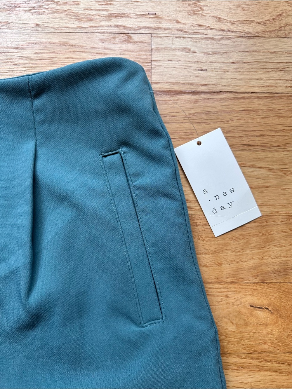 NWT A New Day Turquoise Women's Tailored High-Waist Midi Shorts, Size 6 - Picture 6 of 11